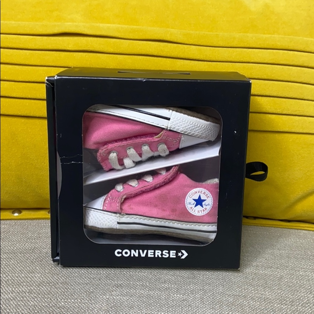 Kids pink converse